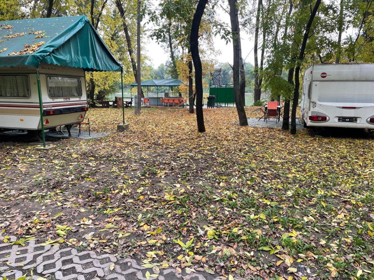 Hotel Tisza-Beach Wild Camping 5 à Szeged Extérieur photo